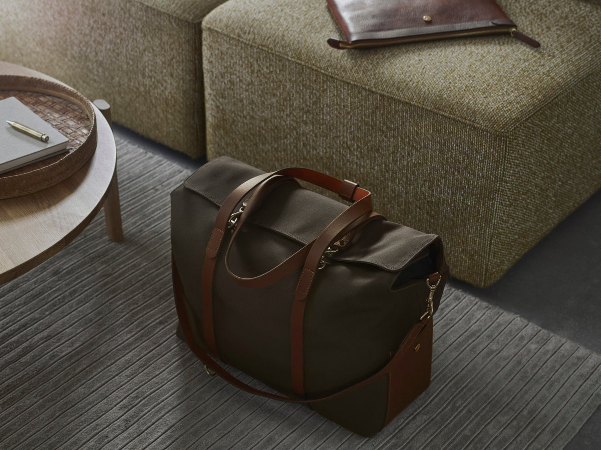 Mega Tote - Coal/Black