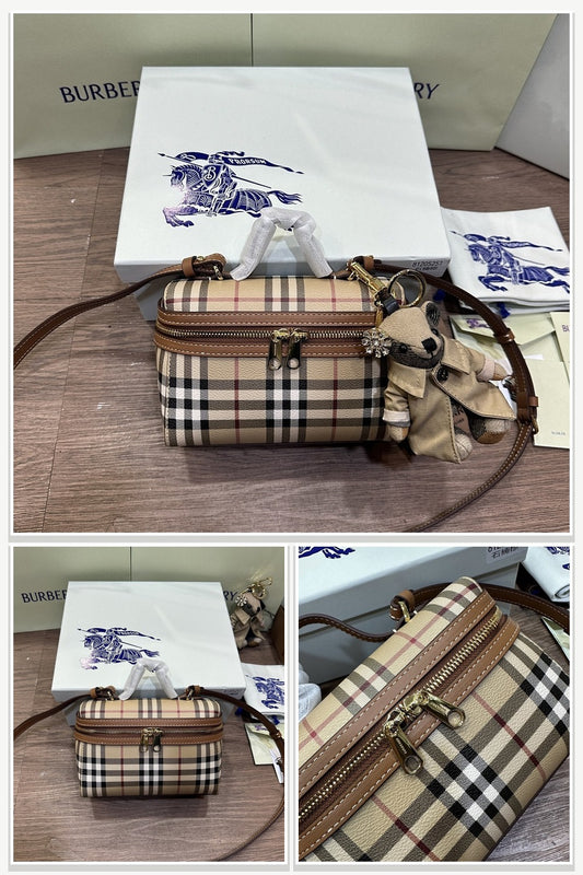 Burberry Bags 044