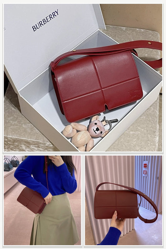 Burberry Bags 079