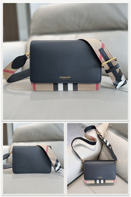 Burberry Bags 148