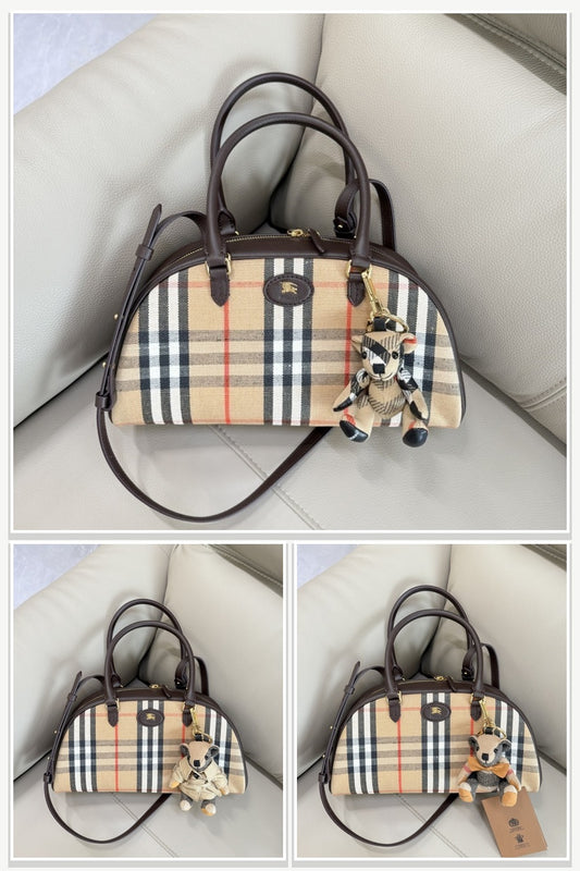 Burberry Bags 226