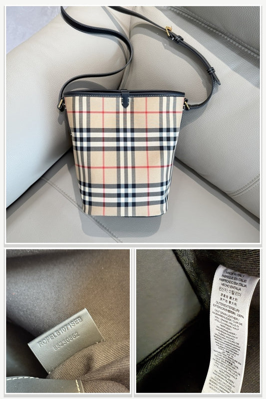 Burberry Bags 254