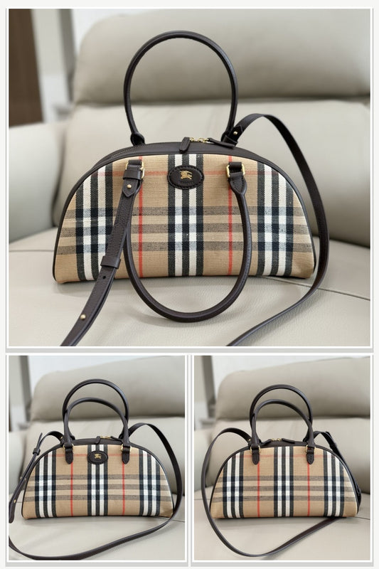 Burberry Bags 257
