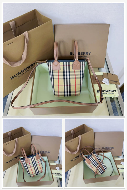 Burberry Bags 391