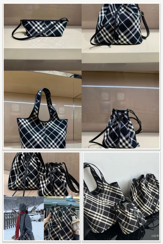 Burberry Bags 405